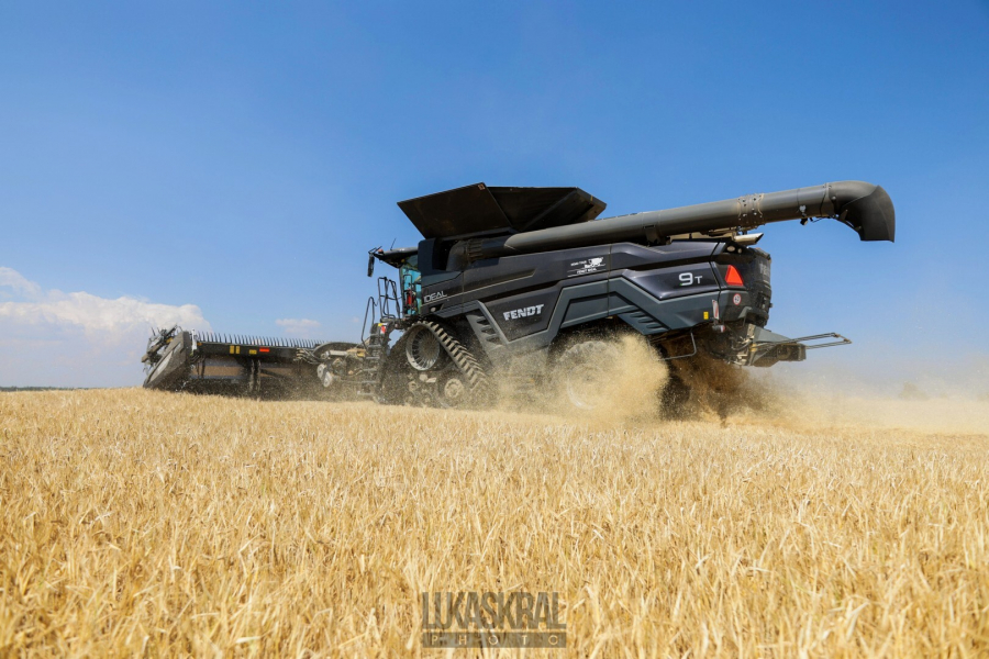 IDEAL 9T DEMO Tour- lukaskralphoto.cz 1